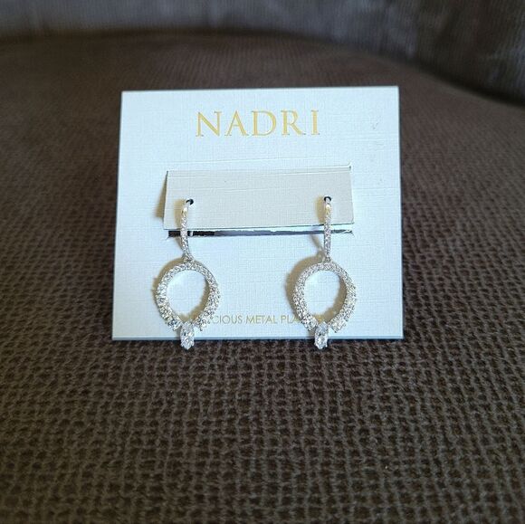 Nadri Jewelry - Nadri Silver🤍 Egg Shaped Cubic Zirconia💎 Drop Earrings